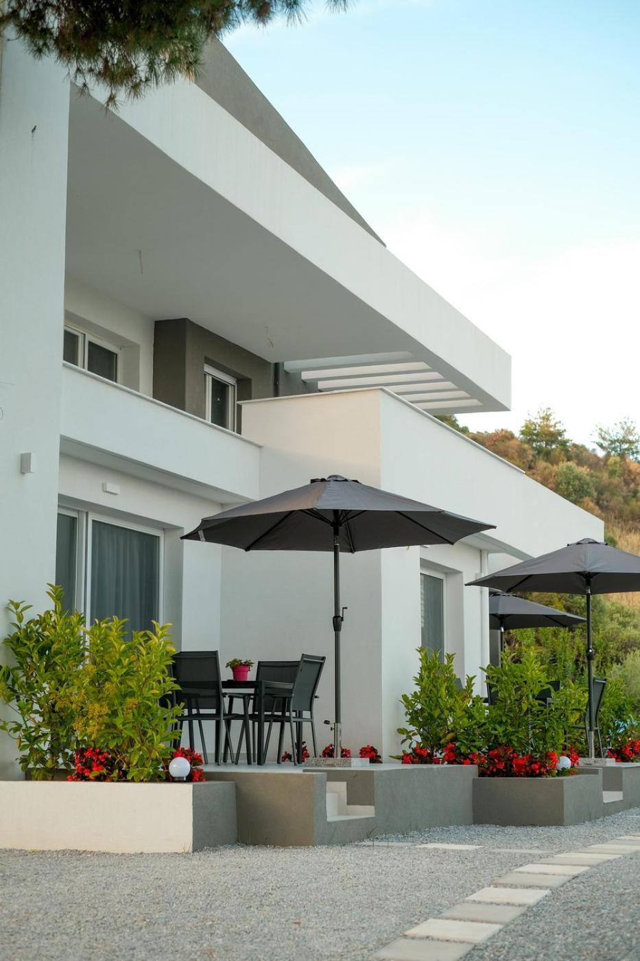 Aquarama Suites Nea Iraklitsa 外观 照片